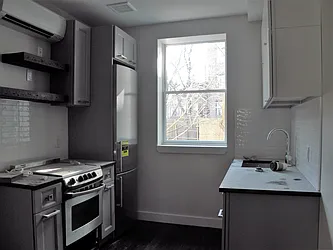 Rented by Lilia Anastasiadis, LREB