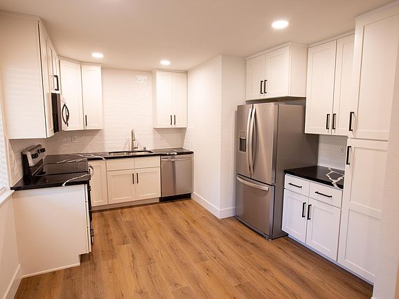 4th image of 1223 Bonanza Ave APT 31