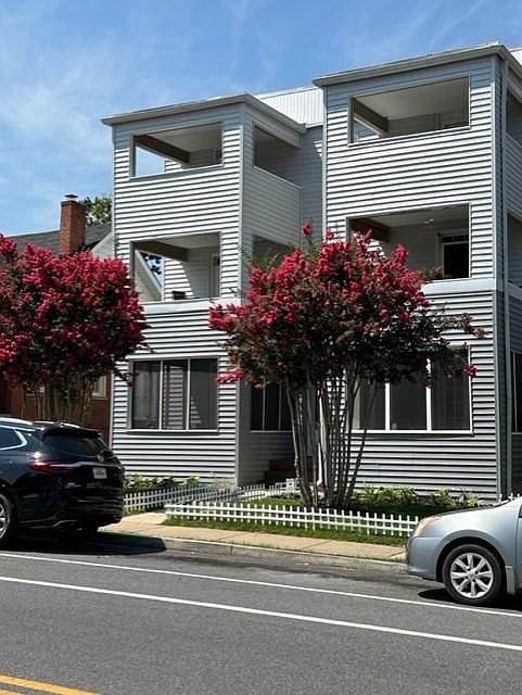 1st image of 1205 Potomac Ave APT 3S