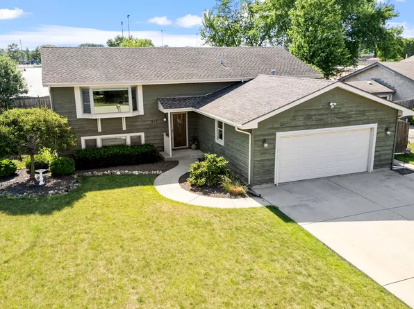 913 S Bentley Rd, New Lenox, IL 60451