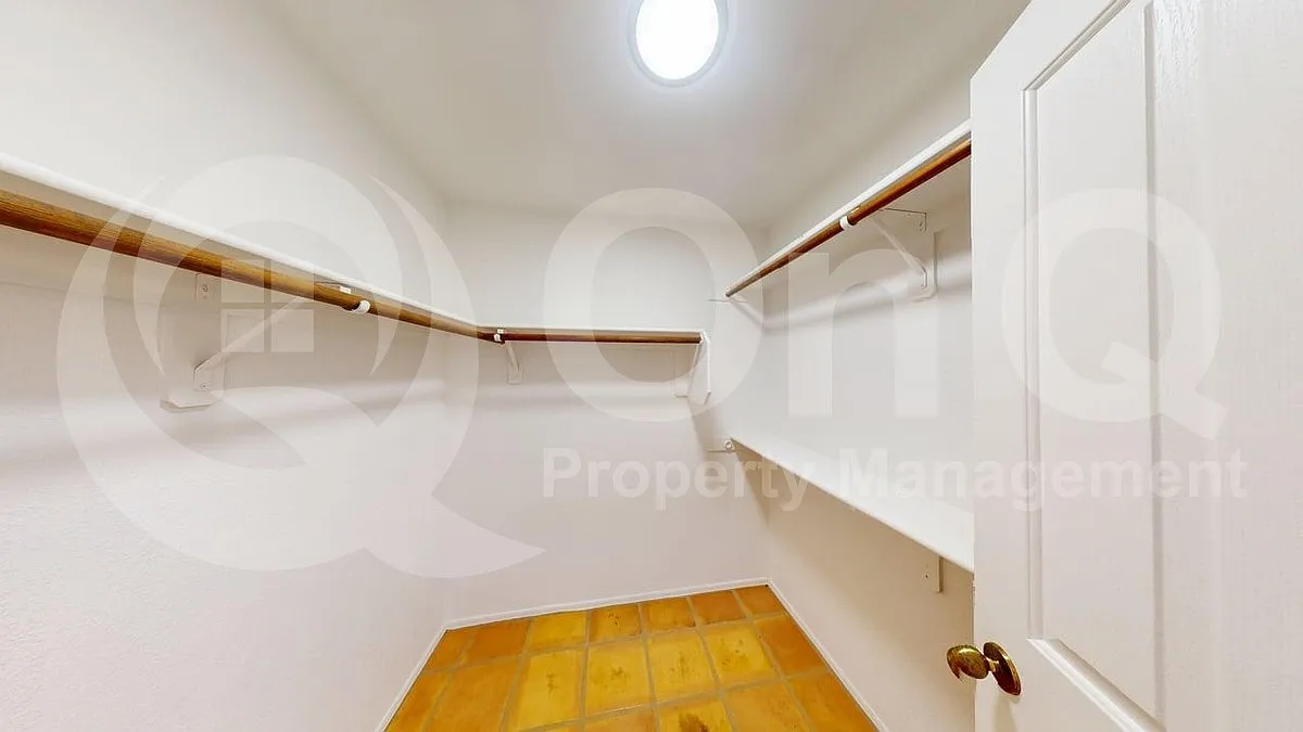 2 bed, 2.0 bath, 1167 sqft, $1,899 — Photo 4