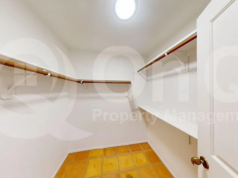 461 S Magnolia Ave — Photo 4