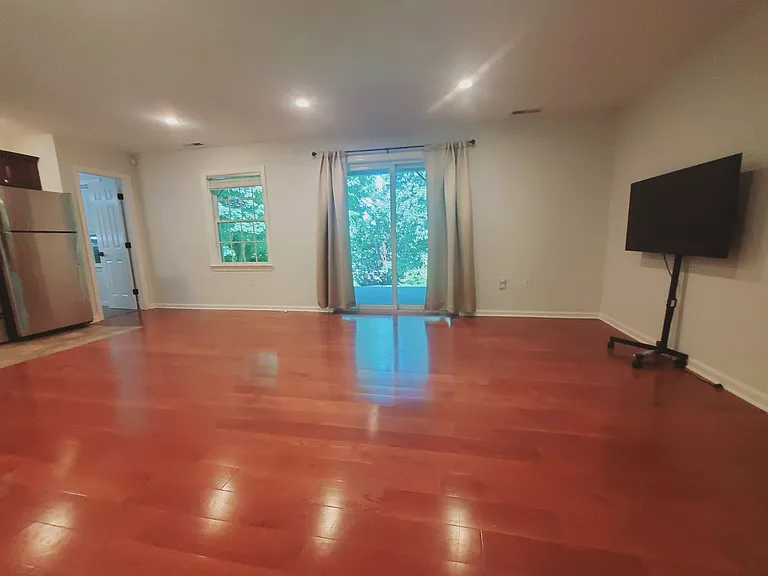 12 Hickory Dr #B — Photo 5