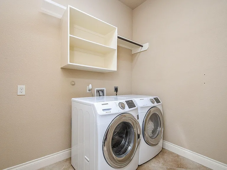 2911 Village Brook Ln — Photo 29