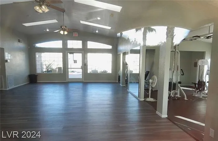 2605 Glen Green Ave — Photo 26