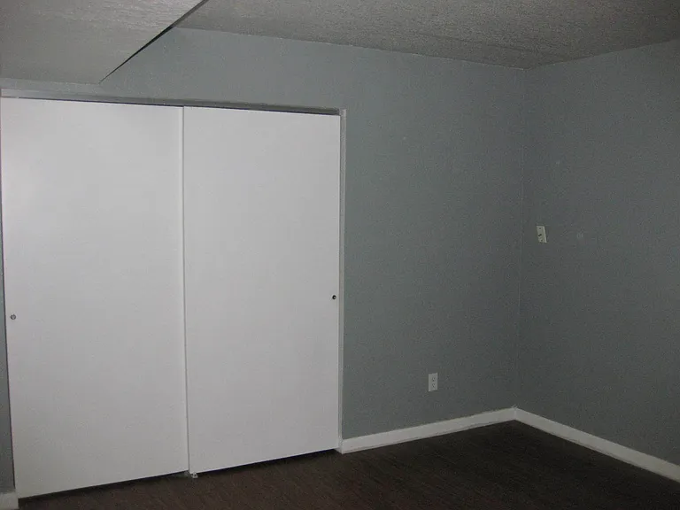 831 Meade St — Photo 2
