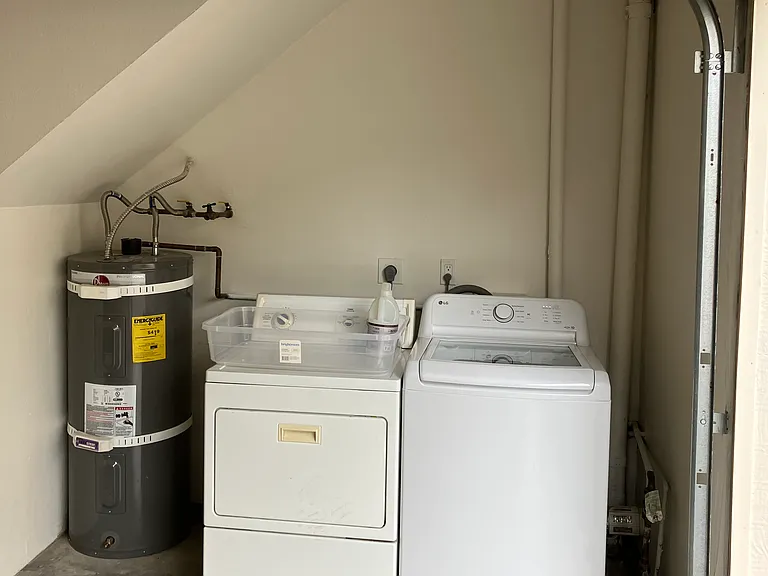 Garage with washer / dryer