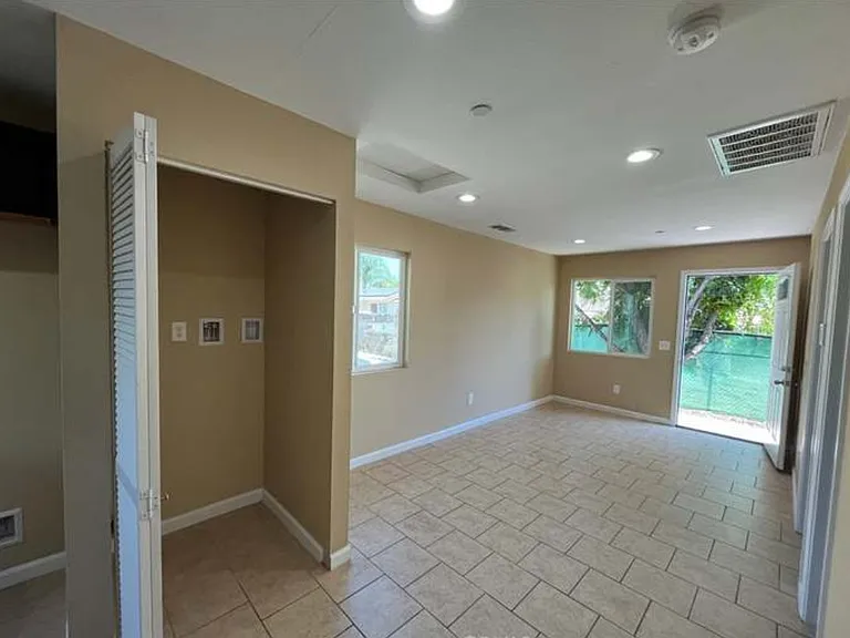 547 Cabrera Ave #B — Photo 3