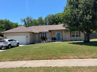 403 S South St, Willard, MO 65781