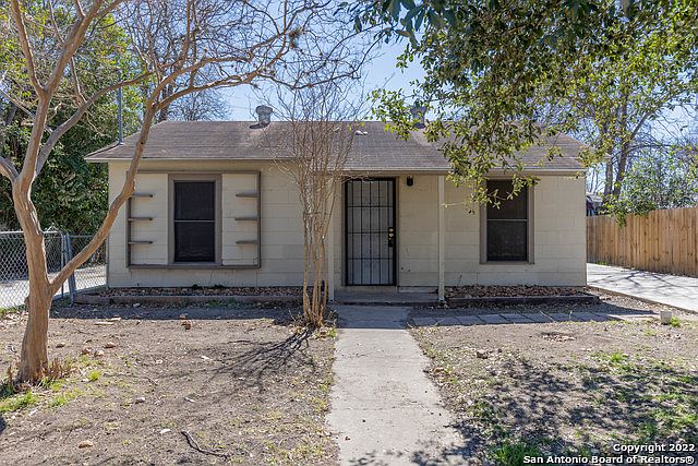 1st image of 1406 Kendalia Ave Suite 1