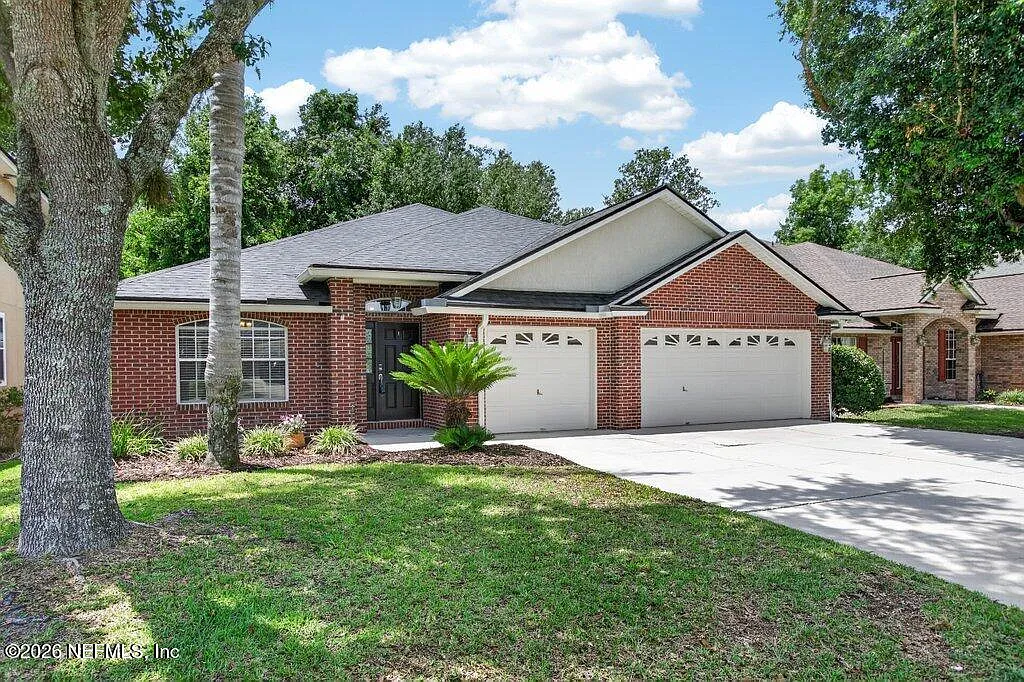 4 bed, 3.0 bath, 2285 sqft, $2,700 — Photo 2