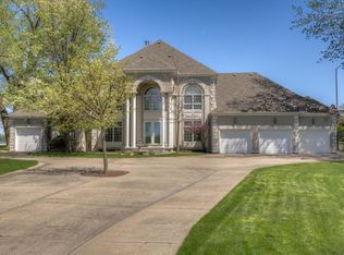 27 Westlake Vlg, Council Bluffs, IA 51501