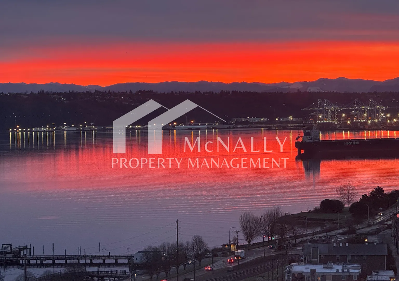 Panoramic Water View Home in Tacoma — Photo 4