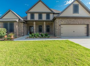 9610 Keeneland Cir, Mont Belvieu, TX 77523