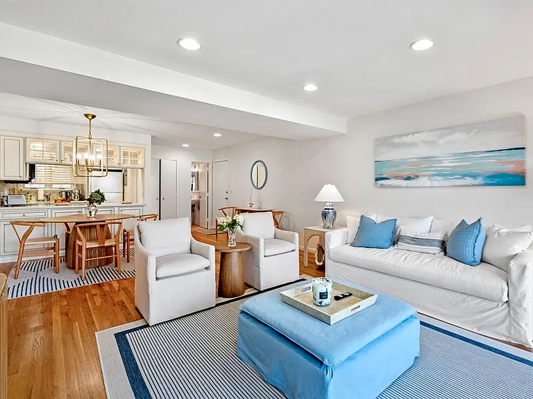2 Brackett Pl #B — Photo 1