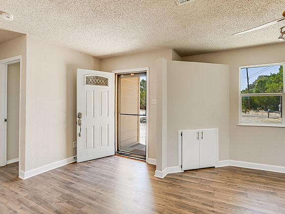 4th image of 1206 Timberlane Dr