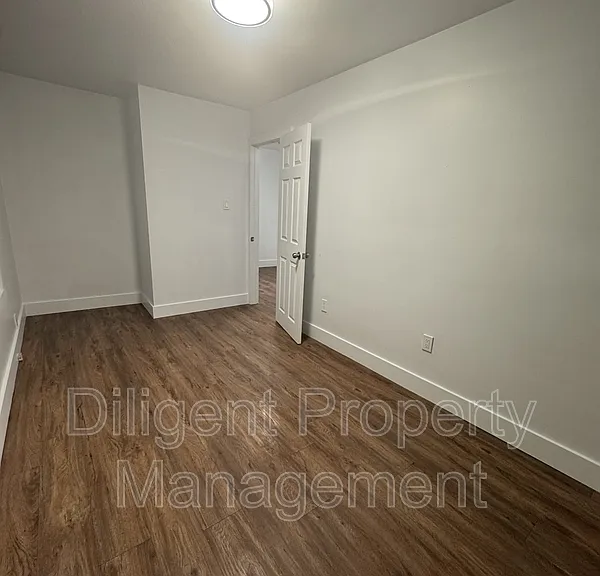 736 Stormont St #UPPER — Photo 7