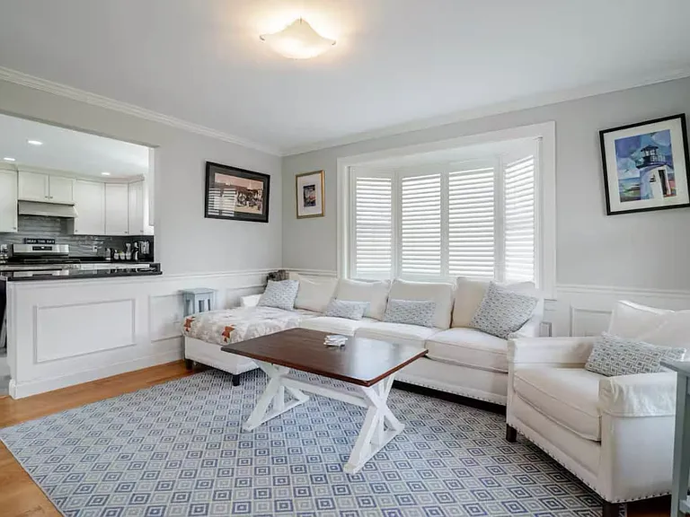 83 Hatherly Rd — Photo 1
