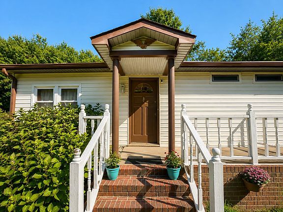 3rd image of 370 Fagan Dr