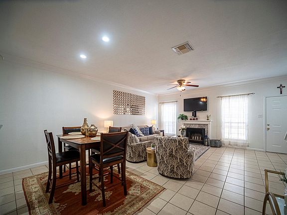 3rd image of 3224 Holly Hall St #3224