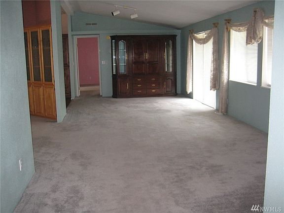 3rd image of 715 Quince St
