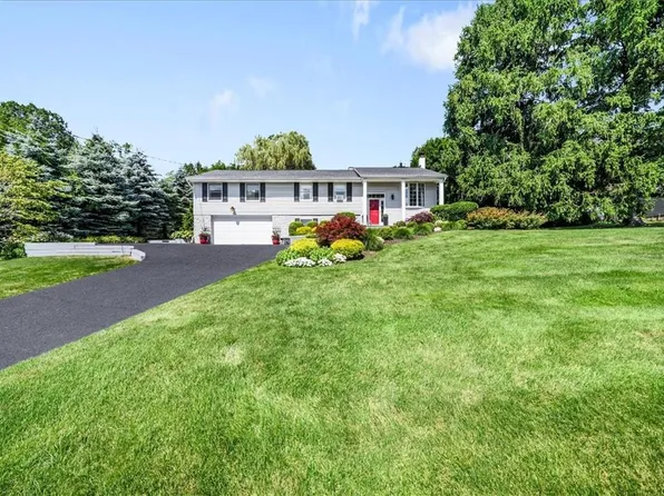 12 Trout Place, Mahopac, NY 10541