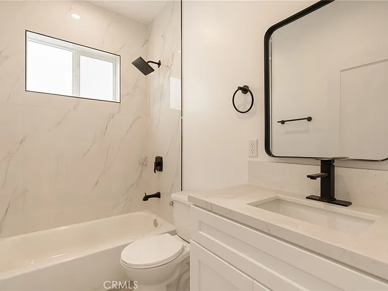 2843 Folsom — Photo 26