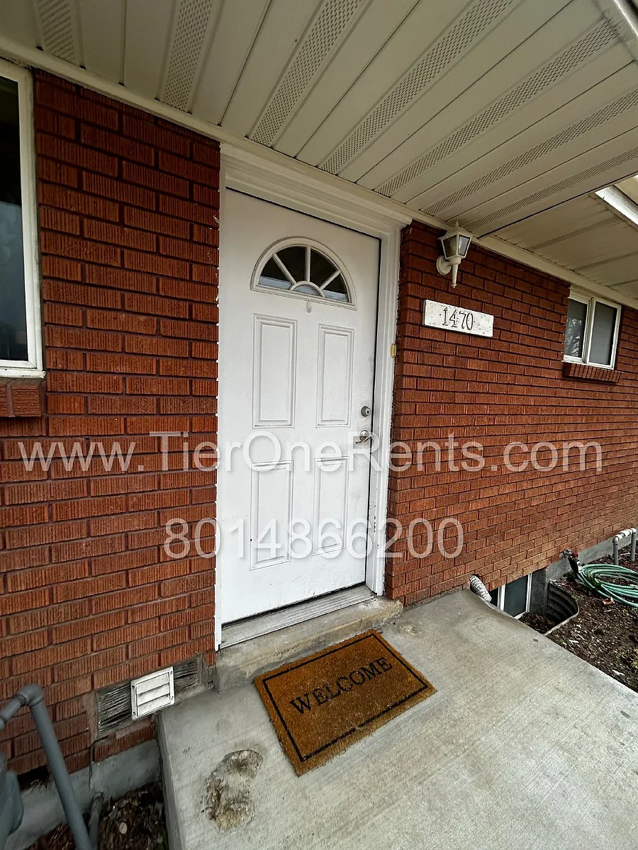 Building Photo - 1470 S 240th St E