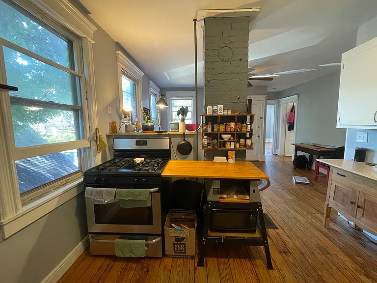 188 Tremper Ave #B — Photo 12