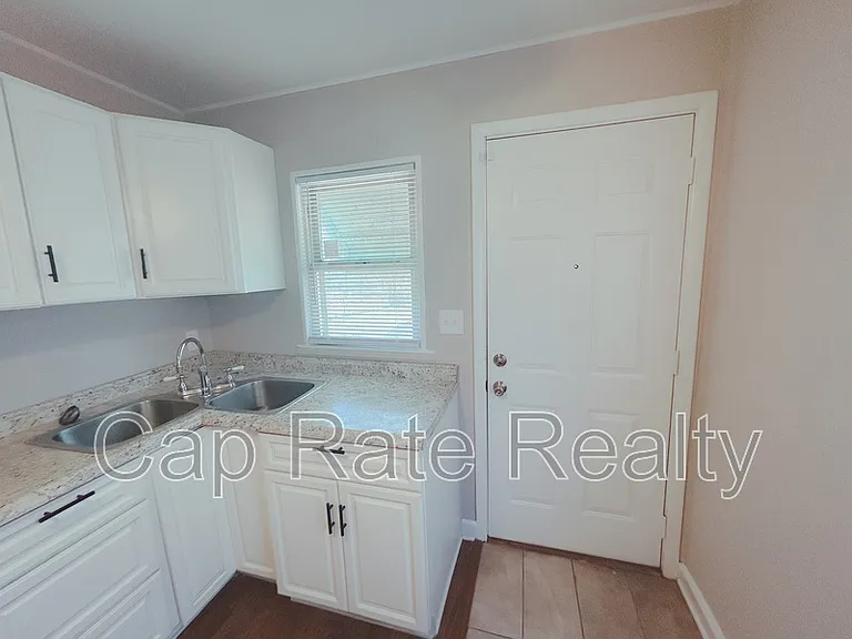 1879 Jermain Dr — Photo 8