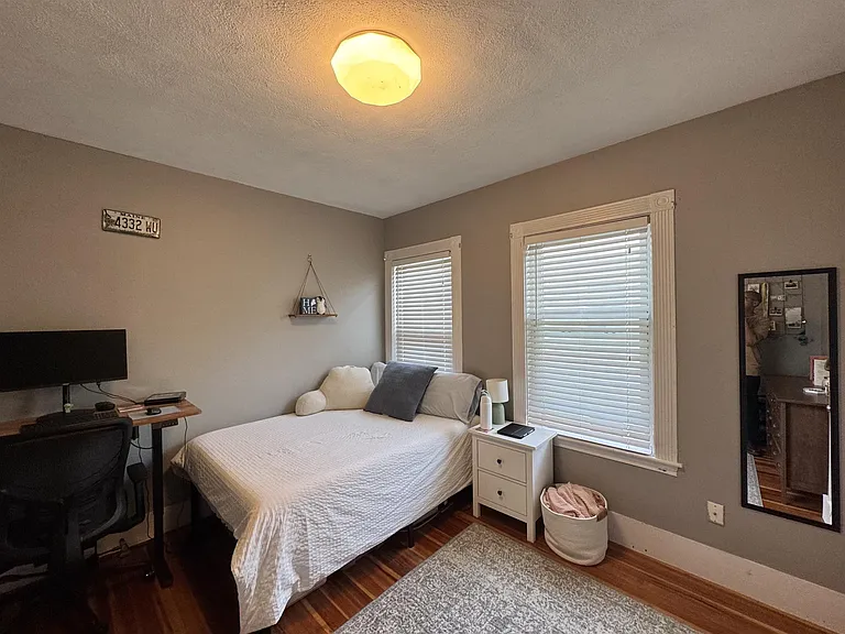 1035 Broadway #2 — Photo 11