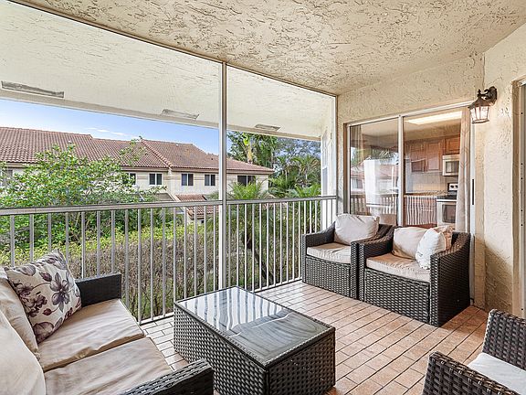 3rd image of 6626 Via Regina