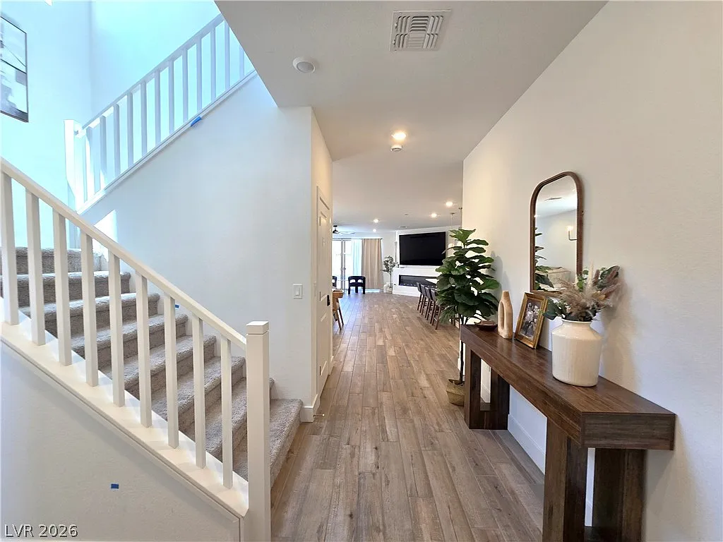 4 bed, 3.5 bath, 3083 sqft, $4,000 — Photo 4