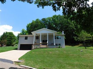 5312 Sunrise Ln, Cross Lanes, WV 25313