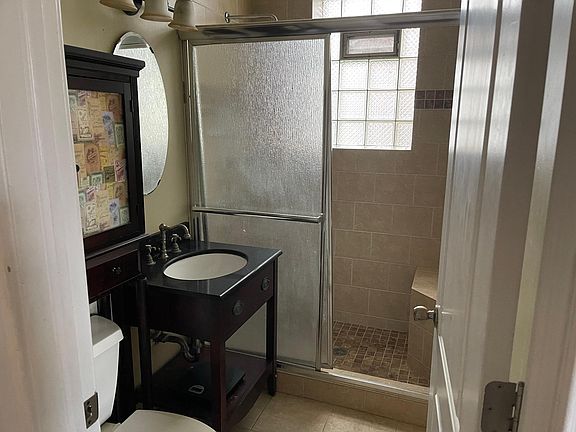 4th image of 1352 N Western Ave APT 3