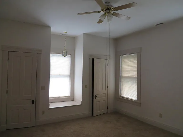 35 Green St #1 — Photo 11