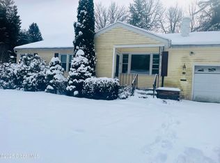 29 Cypress Dr, Glenville, NY 12302