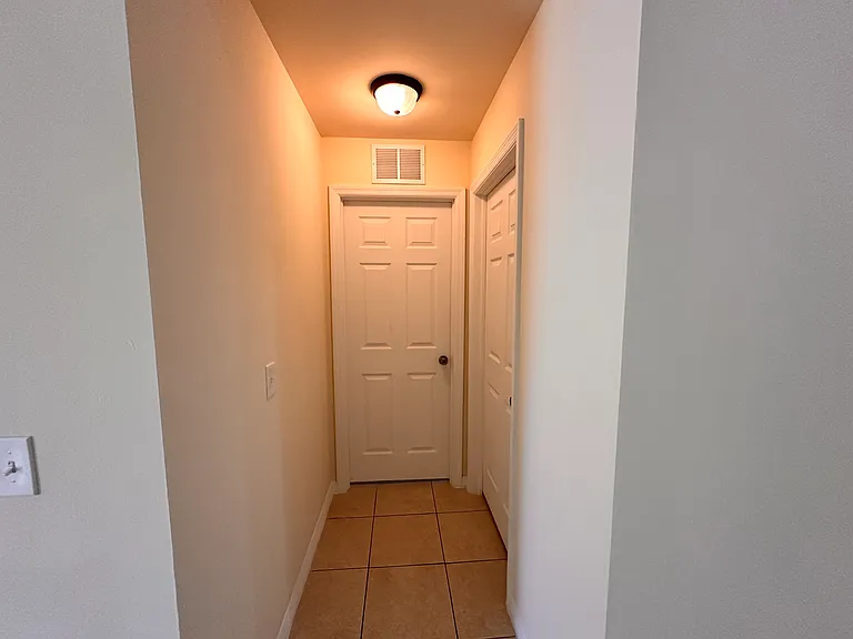 914 SE 8th St — Photo 7