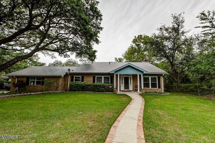 1st image of 3807 Riverwood Dr