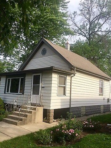 2nd image of 3708 W 80th Pl