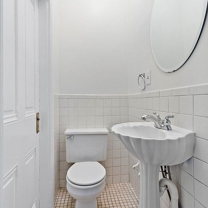 1st image of 1002 N Adams St #1