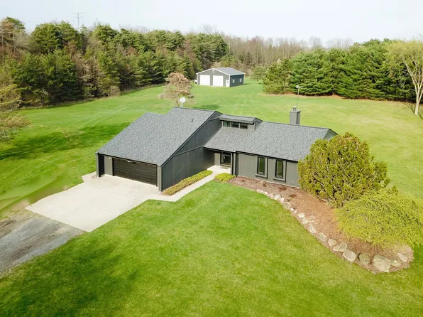 10938 Terrace Rd, Holly, MI 48442