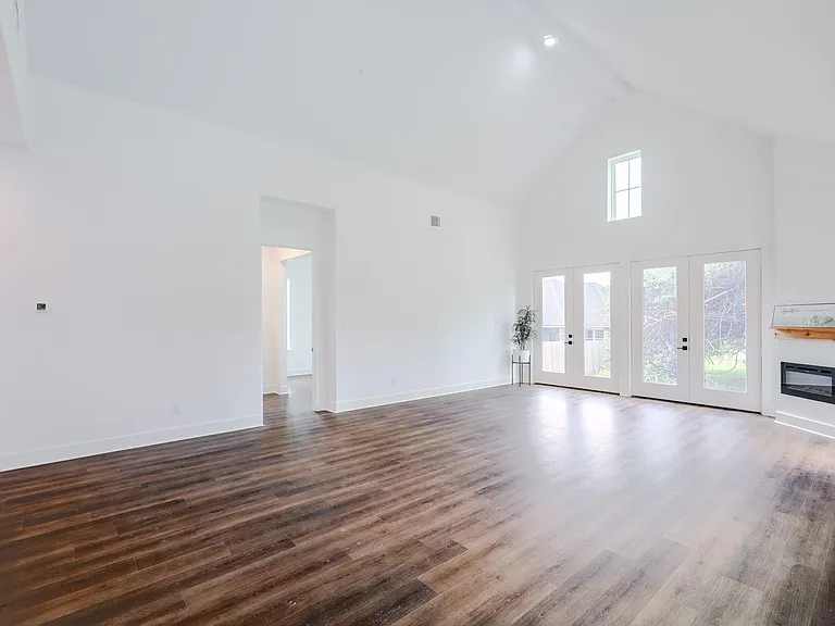32 Englewood Ct — Photo 8