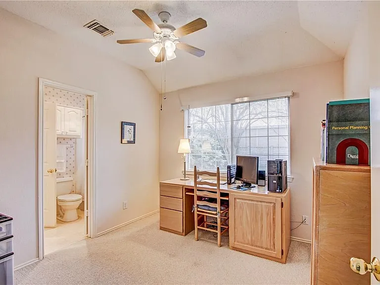 3022 Silver Springs Ln — Photo 15