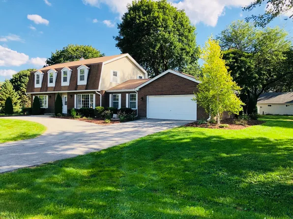 10S450 Windjammer Ln, Naperville, IL 60564