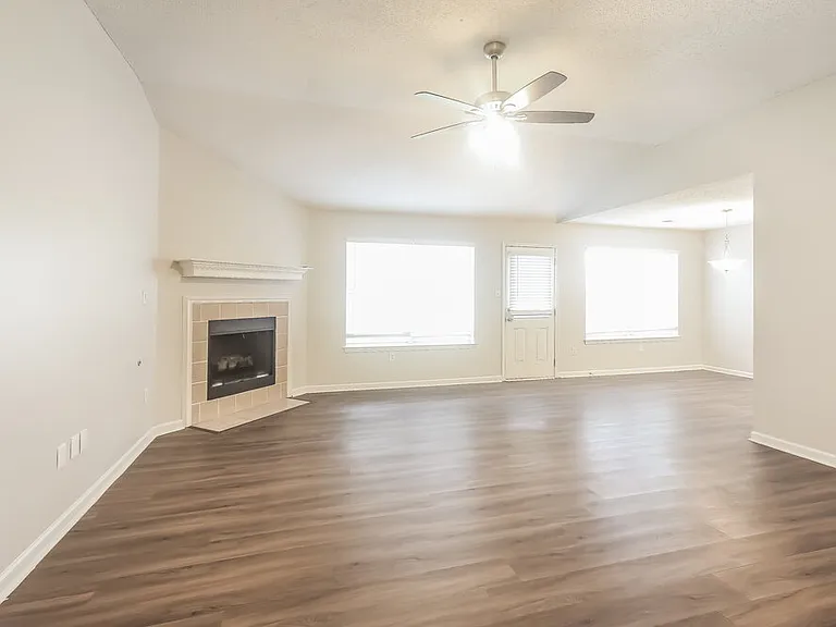 6064 Allen Pkwy E — Photo 3