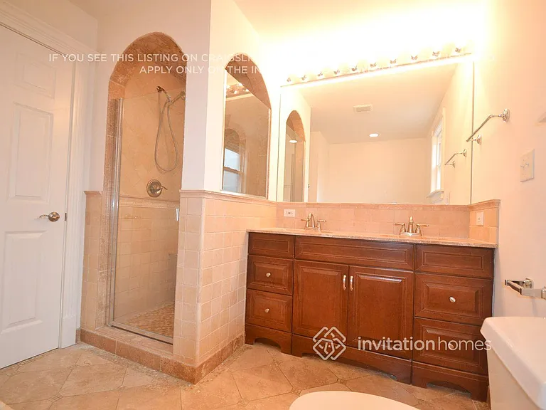 2403 Lincoln St — Photo 8