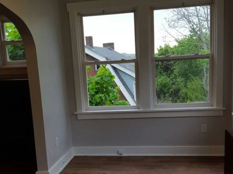 Sun room/mud room upon entrance