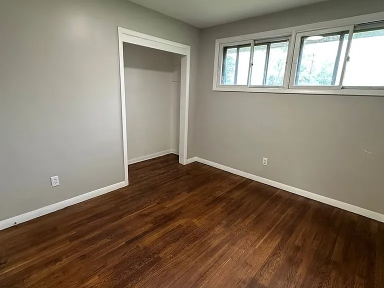 683 Walton Ave — Photo 9