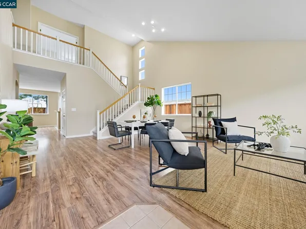 118 Rocky Pointe Ct, Hercules, CA 94547